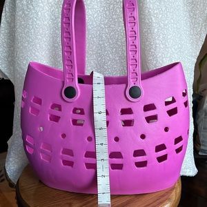 Plastic beach/pool tote